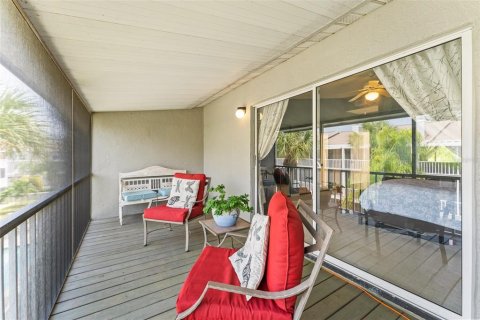 Снять в аренду таунхаус в Сент-Питерсберг, Флорида 4 комнаты, 148.64м2, № 1903333 - фото 18