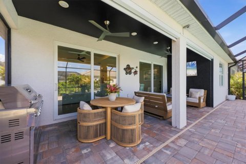 House in Englewood, Florida 3 bedrooms, 205.22 sq.m. № 2151896 - photo 21