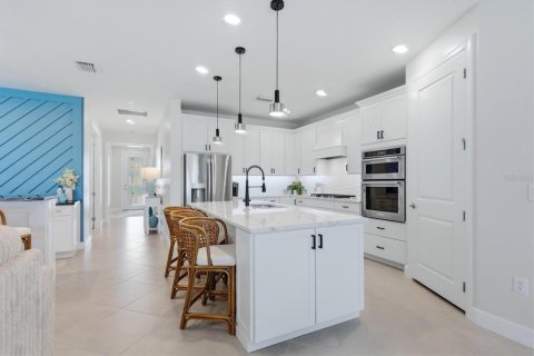 House in Englewood, Florida 3 bedrooms, 205.22 sq.m. № 2151896 - photo 15