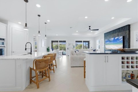House in Englewood, Florida 3 bedrooms, 205.22 sq.m. № 2151896 - photo 18