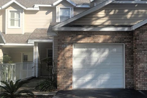 Condominio en venta en Gainesville, Florida, 3 dormitorios, 151.34 m2 № 1540565 - foto 1