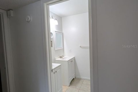 Снять в аренду кондоминиум в Гейнсвилл, Флорида 1 комната, 109.35м2, № 2109074 - фото 7