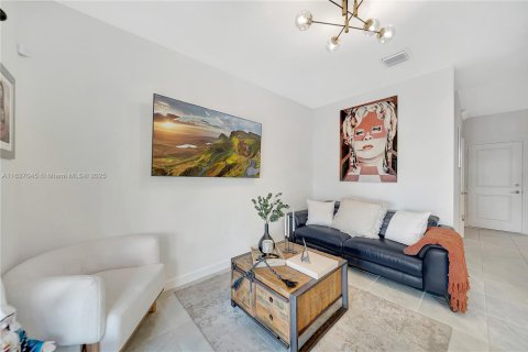 Townhouse in Miami, Florida 3 bedrooms № 1868004 - photo 15