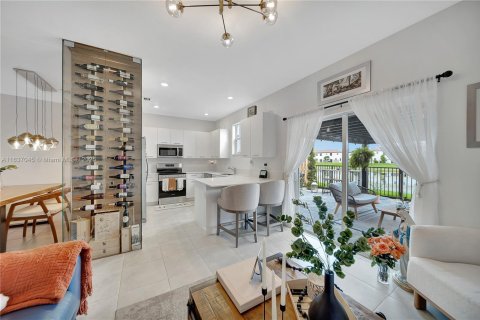Townhouse in Miami, Florida 3 bedrooms № 1868004 - photo 11