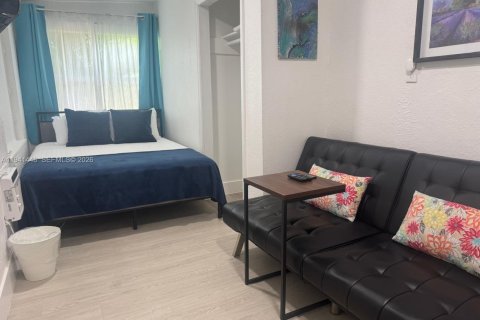 Villa ou maison à louer à Hialeah, Floride: 137.12 m2 № 2000428 - photo 3