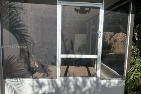 Villa ou maison à louer à Hialeah, Floride: 137.12 m2 № 2000428 - photo 11