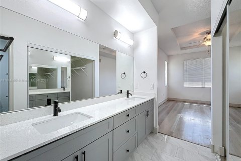 Снять в аренду квартиру в Уэст-Палм-Бич, Флорида 2 спальни, 104.52м2, № 1983247 - фото 16