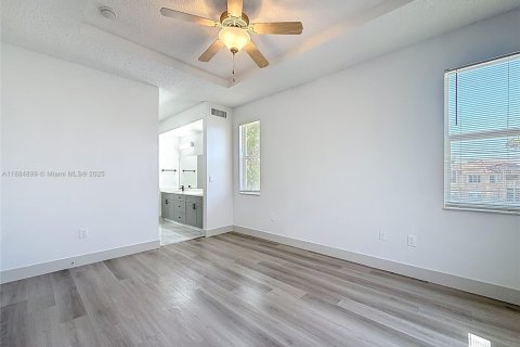 Снять в аренду квартиру в Уэст-Палм-Бич, Флорида 2 спальни, 104.52м2, № 1983247 - фото 14