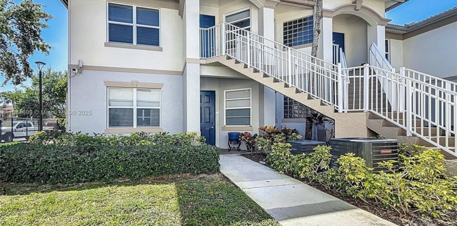 Квартира в Уэст-Палм-Бич, Флорида 2 спальни, 104.52м2 № 1983247