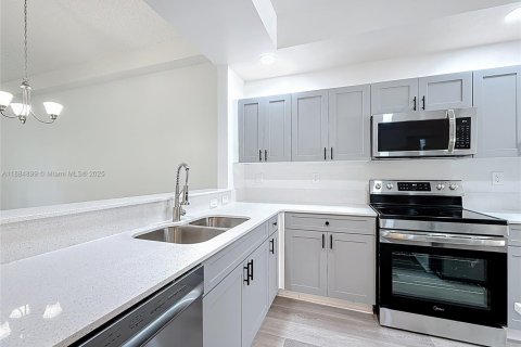 Снять в аренду квартиру в Уэст-Палм-Бич, Флорида 2 спальни, 104.52м2, № 1983247 - фото 6