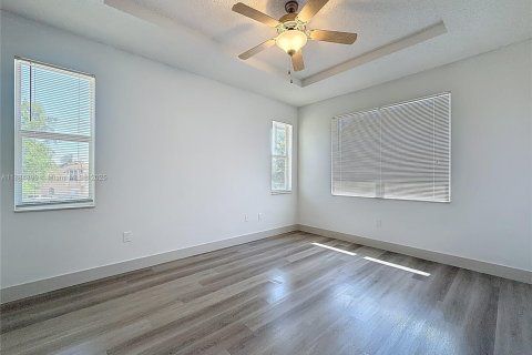 Снять в аренду квартиру в Уэст-Палм-Бич, Флорида 2 спальни, 104.52м2, № 1983247 - фото 13