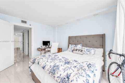 Condo in Highland Beach, Florida, 3 bedrooms  № 2387767 - photo 10
