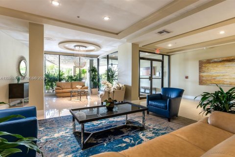 Condo in Highland Beach, Florida, 3 bedrooms  № 2387767 - photo 27