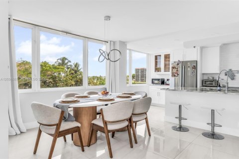 Condo in Highland Beach, Florida, 3 bedrooms  № 2387767 - photo 5