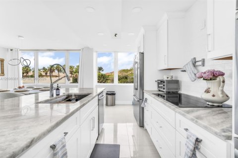 Condo in Highland Beach, Florida, 3 bedrooms  № 2387767 - photo 6