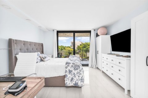 Condo in Highland Beach, Florida, 3 bedrooms  № 2387767 - photo 9