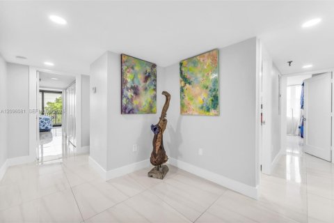 Condo in Highland Beach, Florida, 3 bedrooms  № 2387767 - photo 14