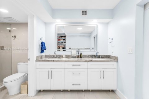 Condo in Highland Beach, Florida, 3 bedrooms  № 2387767 - photo 19