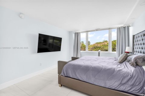 Condo in Highland Beach, Florida, 3 bedrooms  № 2387767 - photo 16