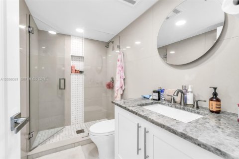 Condo in Highland Beach, Florida, 3 bedrooms  № 2387767 - photo 13