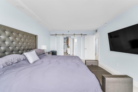Condo in Highland Beach, Florida, 3 bedrooms  № 2387767 - photo 17