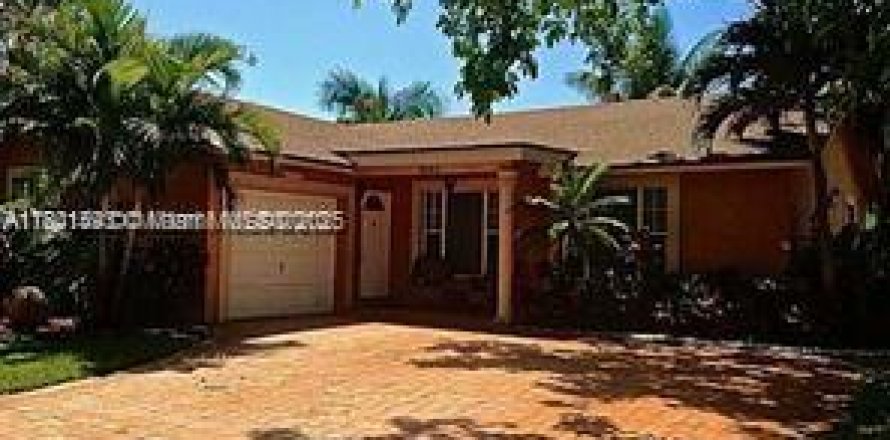 Villa ou maison à Pembroke Pines, Floride 3 chambres, 128.76 m2 № 1683691