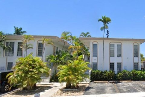 Casa en alquiler en Hollywood, Florida, 1 dormitorio, 69.68 m2 № 1993699 - foto 1