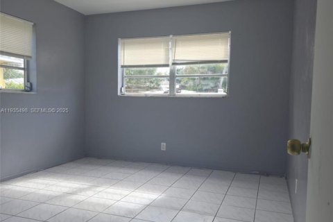 Casa en alquiler en Hollywood, Florida, 1 dormitorio, 69.68 m2 № 1993699 - foto 5