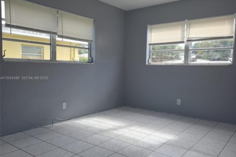 Casa en alquiler en Hollywood, Florida, 1 dormitorio, 69.68 m2 № 1993699 - foto 11