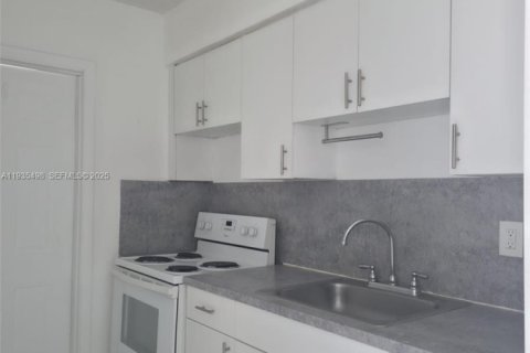 Casa en alquiler en Hollywood, Florida, 1 dormitorio, 69.68 m2 № 1993699 - foto 6