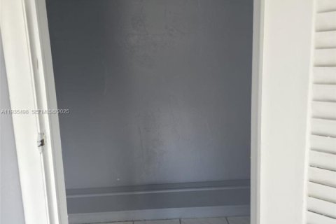 Casa en alquiler en Hollywood, Florida, 1 dormitorio, 69.68 m2 № 1993699 - foto 15