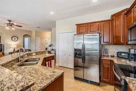 House in Hudson, Florida 3 bedrooms, 139.35 sq.m. № 1758181 - photo 11