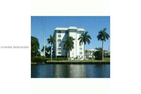 Condo in Fort Lauderdale, Florida, 1 bedroom  № 2024689 - photo 8