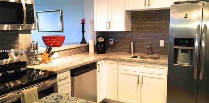 Condo in Fort Lauderdale, Florida, 1 bedroom  № 2024689