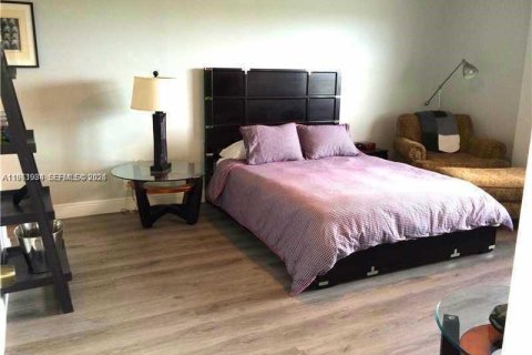 Condo in Fort Lauderdale, Florida, 1 bedroom  № 2024689 - photo 3