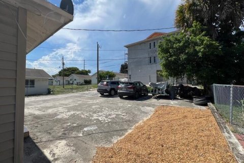 Immobilier commercial à vendre à West Palm Beach, Floride: 284.28 m2 № 2193644 - photo 7