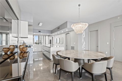 Condo in Aventura, Florida, 3 bedrooms  № 2000961 - photo 18