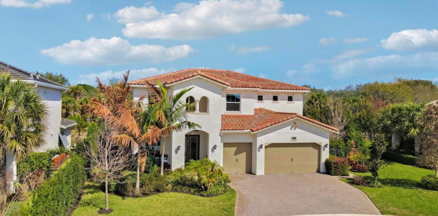 House in Jensen Beach, Florida 5 bedrooms, 394.74 sq.m. № 2190400