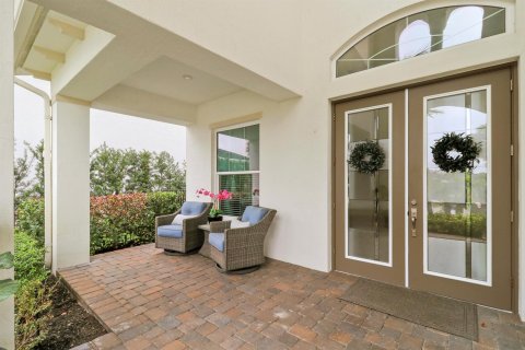 House in Jensen Beach, Florida 5 bedrooms, 394.74 sq.m. № 2190400 - photo 6