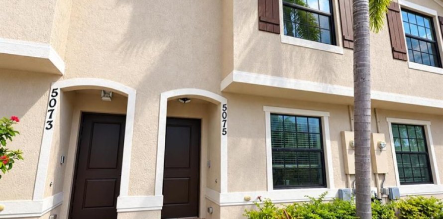 Touwnhouse à Riviera Beach, Floride 2 chambres, 115.2 m2 № 2414409