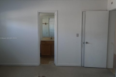 Condominio en venta en North Miami, Florida, 2 dormitorios, 121.79 m2 № 1695122 - foto 10