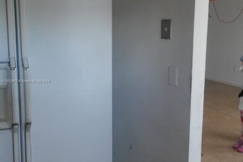 Condominio en venta en North Miami, Florida, 2 dormitorios, 121.79 m2 № 1695122 - foto 25