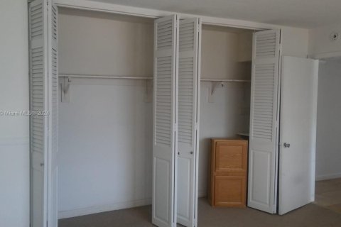 Condominio en venta en North Miami, Florida, 2 dormitorios, 121.79 m2 № 1695122 - foto 14