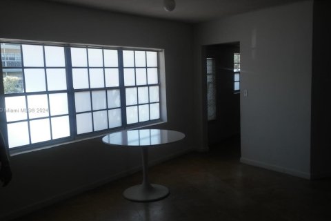 Condominio en venta en North Miami, Florida, 2 dormitorios, 121.79 m2 № 1695122 - foto 22