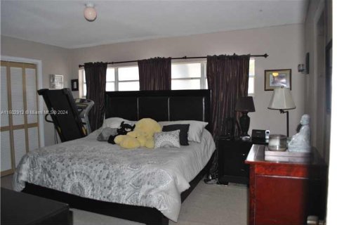 Condominio en venta en North Miami, Florida, 2 dormitorios, 121.79 m2 № 1695122 - foto 6