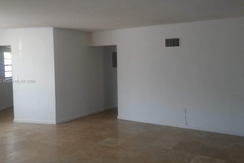 Condominio en venta en North Miami, Florida, 2 dormitorios, 121.79 m2 № 1695122 - foto 21
