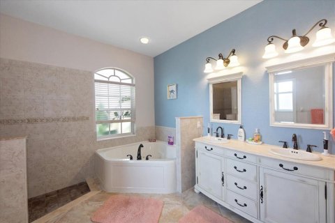 Villa ou maison à vendre à Punta Gorda, Floride: 4 chambres, 207.36 m2 № 1883696 - photo 19