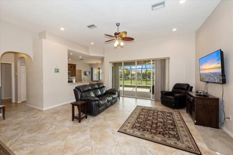 Villa ou maison à vendre à Punta Gorda, Floride: 4 chambres, 207.36 m2 № 1883696 - photo 6