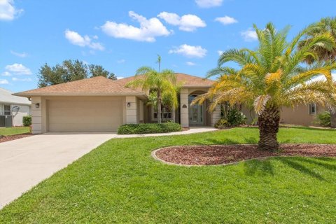 Villa ou maison à vendre à Punta Gorda, Floride: 4 chambres, 207.36 m2 № 1883696 - photo 1