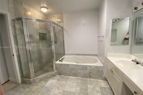 Condominio en alquiler en Aventura, Florida, 2 dormitorios, 121.7 m2 № 2027882 - foto 6